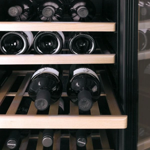 Caso WineSafe 43 Weinkühlschrank CS647 by CASO color Svart