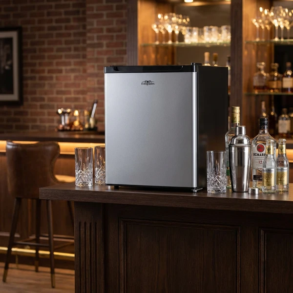 Everglades EVBA020 Bar Cooler 38L Schwarz/Silber EVBA020 by CASO color Svart
