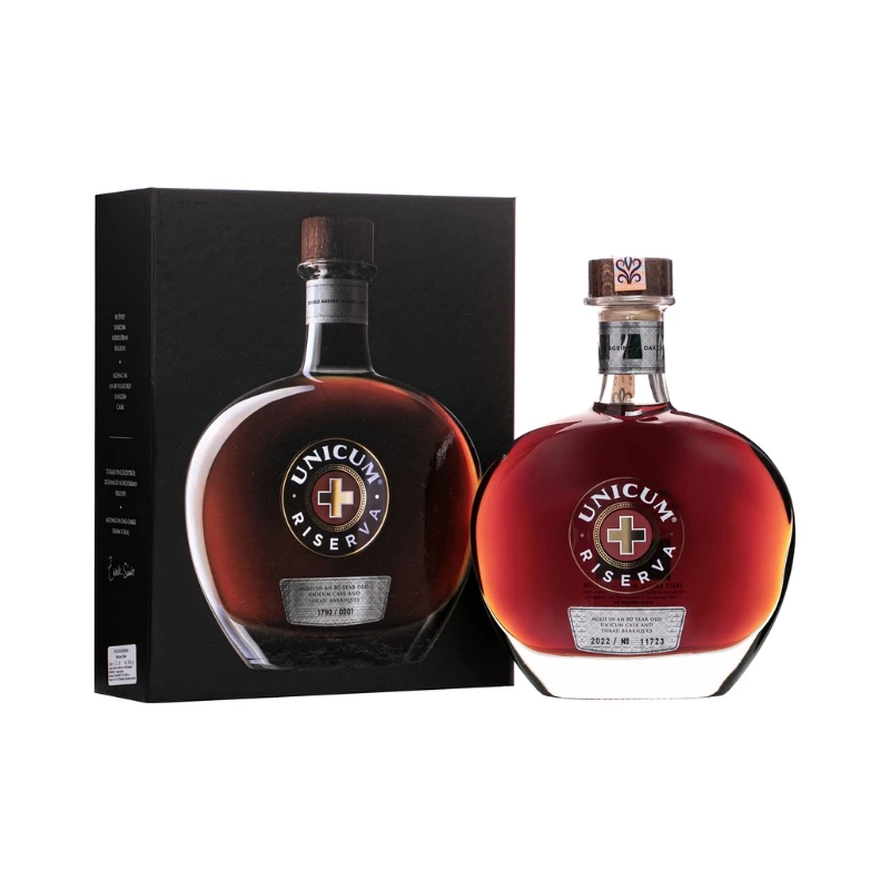 Unicum Riserva Bitter 70 cl 62350 by UNICUM color Svart