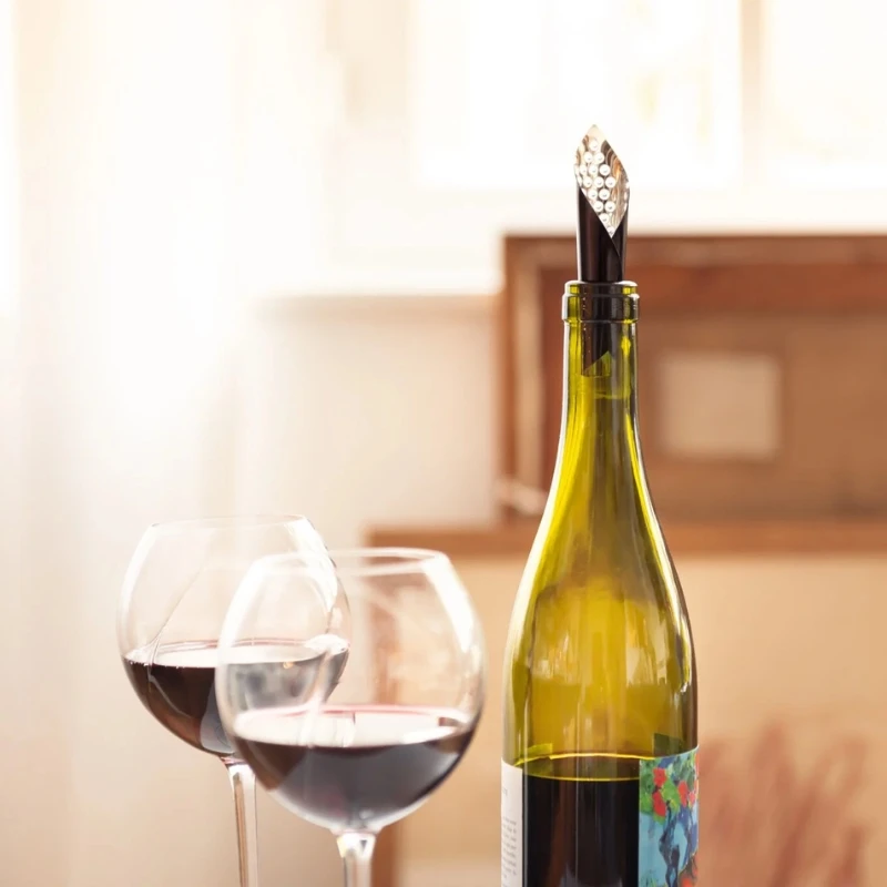 Verseur Aérateur Souple Silver & Black – Weinausgießer 95506 by L'Atelier du Vin color Svart