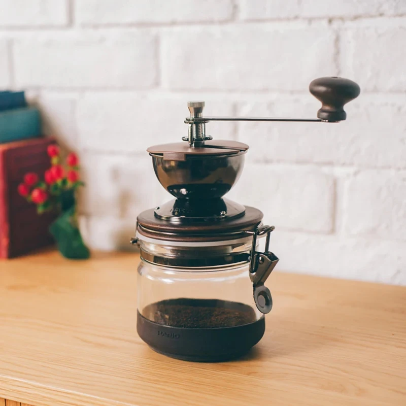 Kaffeemühle mit Behälter CMHN-4 by Hario color Svart