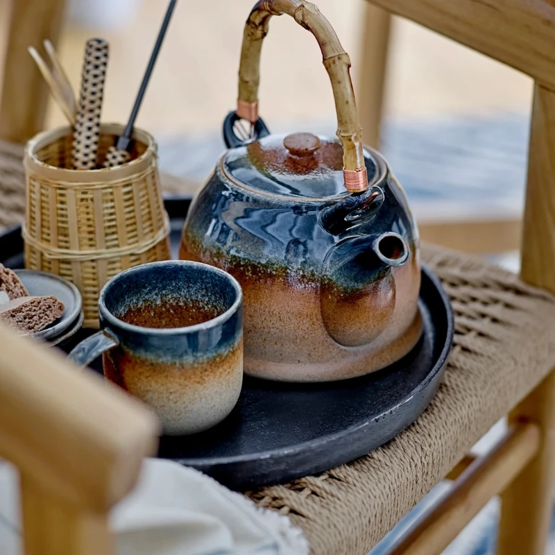 Aura Tasse – Blau – Porzellan – 20 cl 82047390 by Bloomingville color Svart