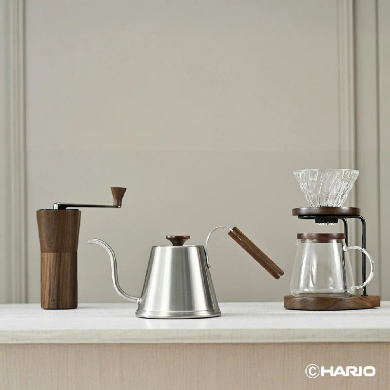 Hario Drip Kettle Walnuss 600 ml DKW-600-WN by Hario color Svart
