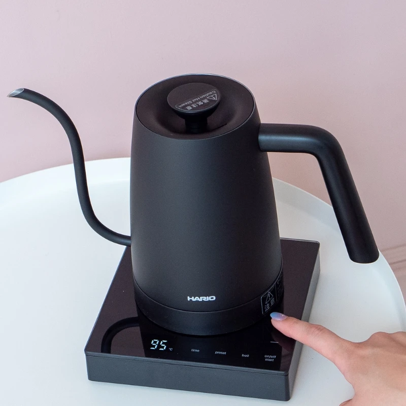 Hario LYRA Elektrischer Wasserkocher Schwarz 0,8 L ECK-80E-B by Hario color Svart