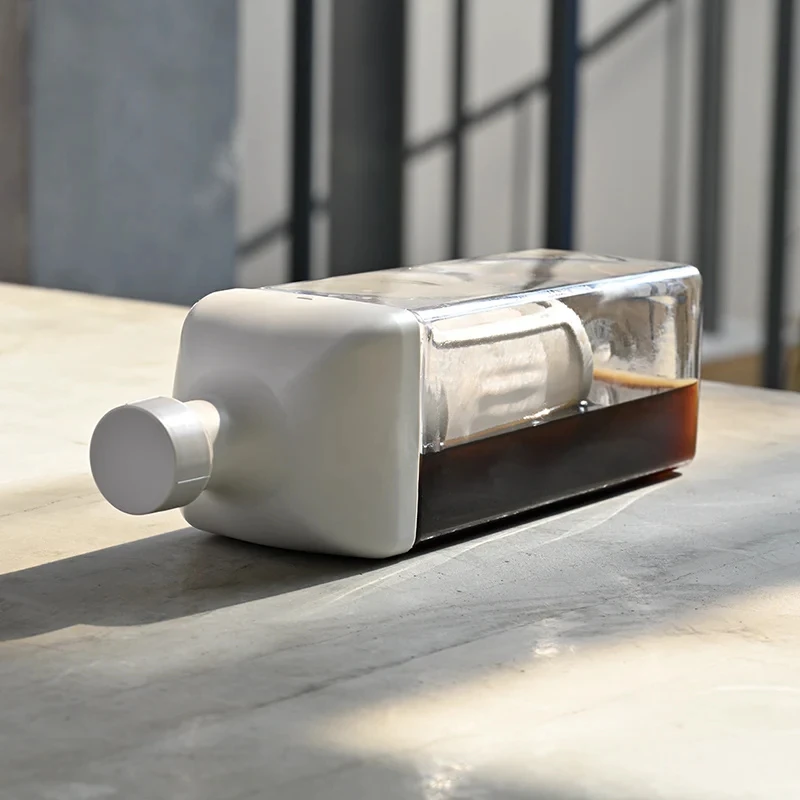 Ka-Ku Kaffeeflasche – Hario KAC-110-PGR by Hario color Svart