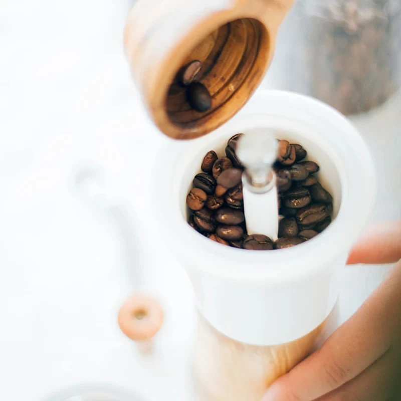 Hario Keramische Kaffeemühle Wood N aus Olivenholz MCWN-2-OV by Hario color Svart