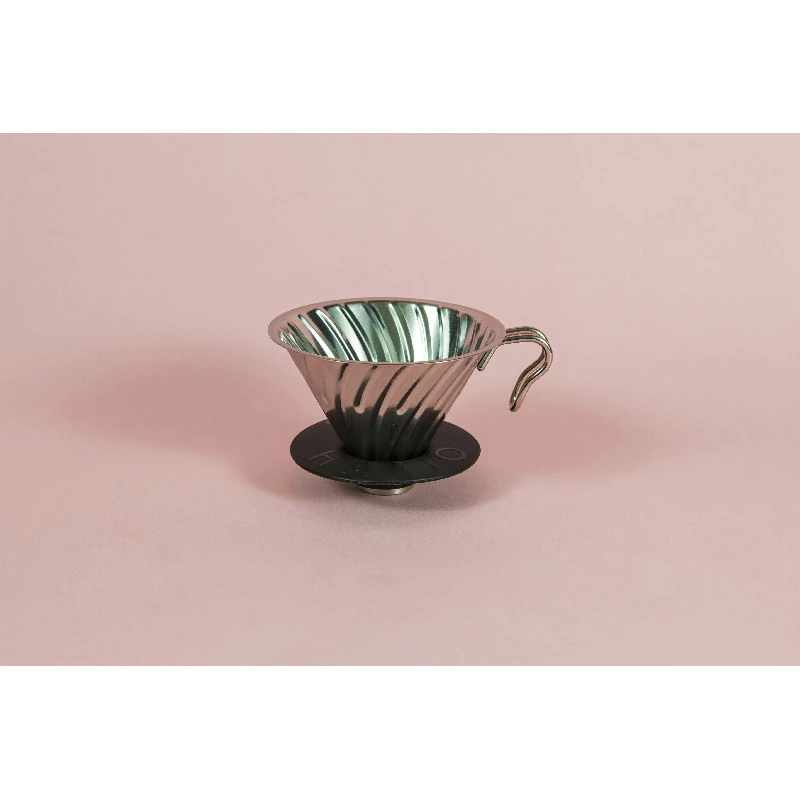 Hario V60 Metal Dripper 02 / Silber VDMR-02-HSV by Hario color Svart