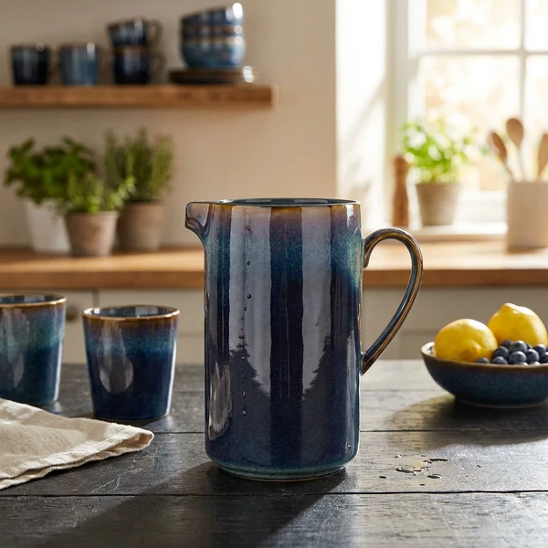 Krug aus blauem Porzellan 1,4 L – H19,5 cm 2936195 by COSY & TRENDY color Svart