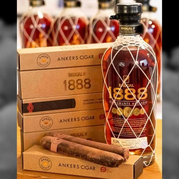Brugal 1888 Doblemente Añejado FL 70 54004 by BRUGAL color Svart