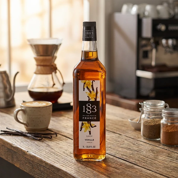 1883 Vanille Sirup PET 17-4298 by 1883 color Svart