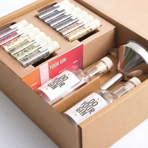 Mach deine eigene Gin-Geschenkbox – Stelle deinen eigenen Gin her Doyourown2 by Rbdrinks color Svart