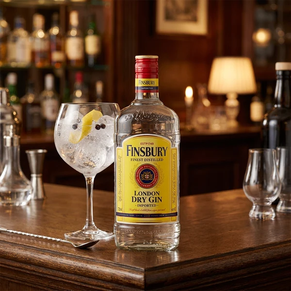 Finsbury Dry Gin 70 cl 1006323 by FINSBURY color Svart