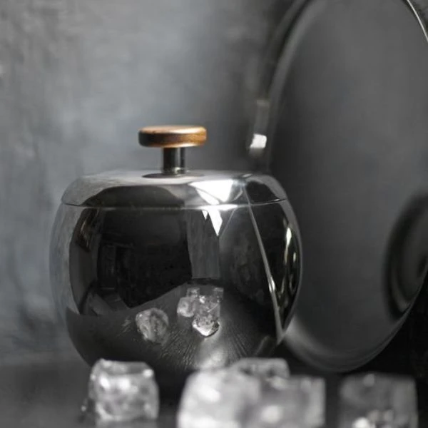 Kay Bojesen Eiskübel 1,5 L kb431 by KAY BOJESEN color Svart