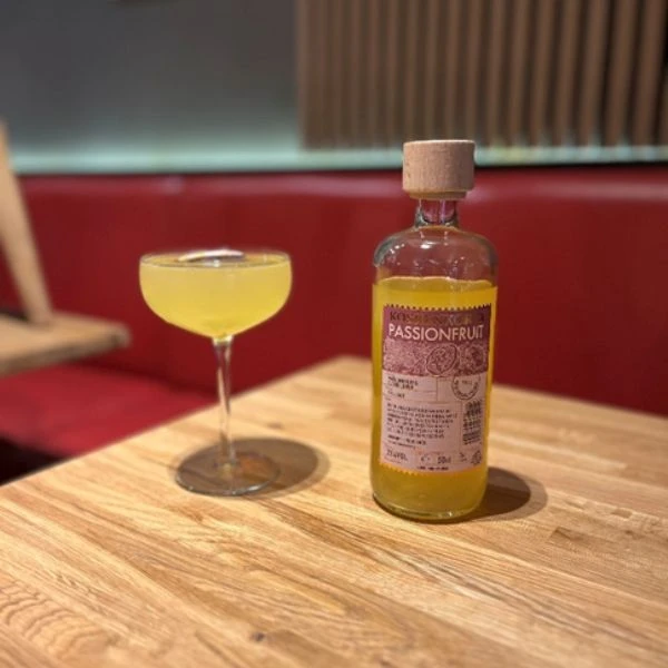 Koskenkorva Porn Star Martini - Drinkspakke Koskenkorva2 by Barlife color Svart