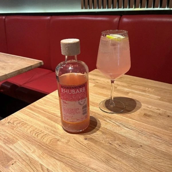 Koskenkorva Rhabarber Spritz - Getränkepaket Koskenkorva4 by Barlife color Svart