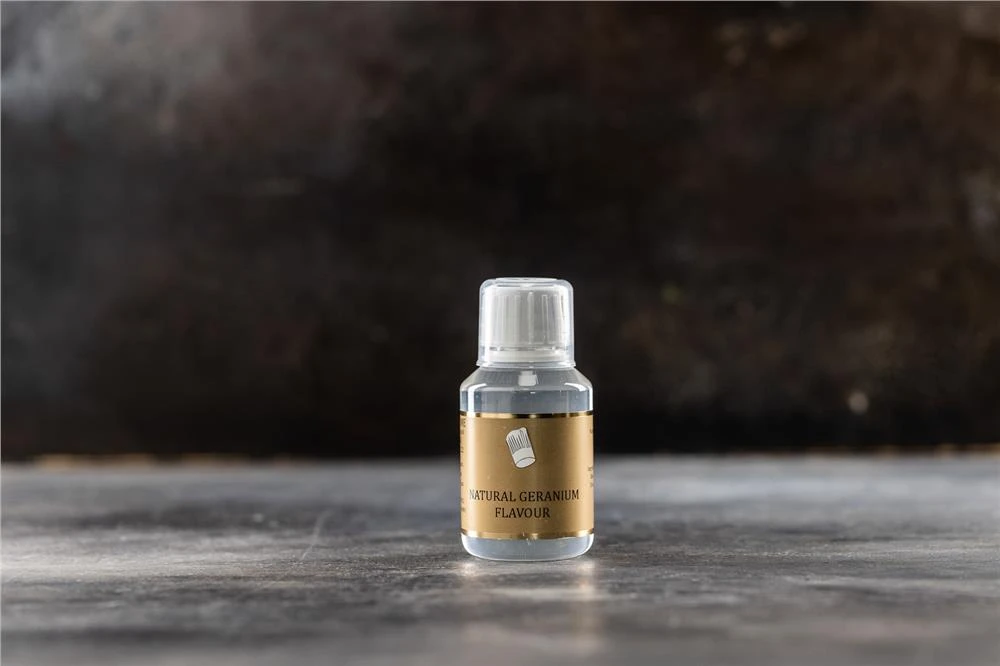 Geranien-Essenz 115 ml 325459 by SélectArôme color Svart