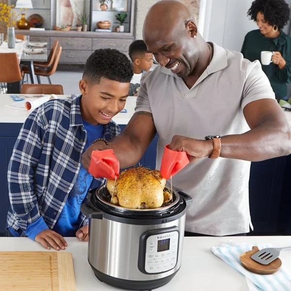 Instant Pot Pro Crisp 8 Multi-Schnellkochtopf und Heißluftfritteuse 81-140-0027-01-EU by Instant po color Svart