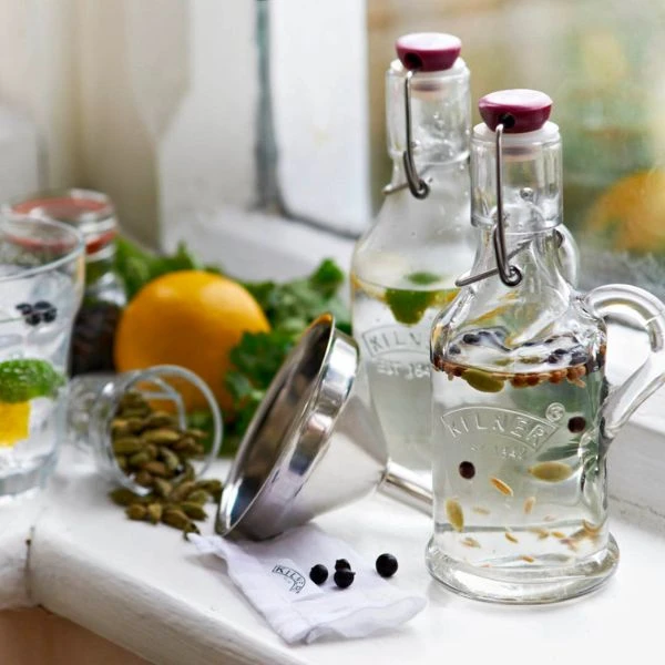 Kilner Flaschentrichter aus Edelstahl 12,8x11,5 cm KI25411 by Kilner color Svart