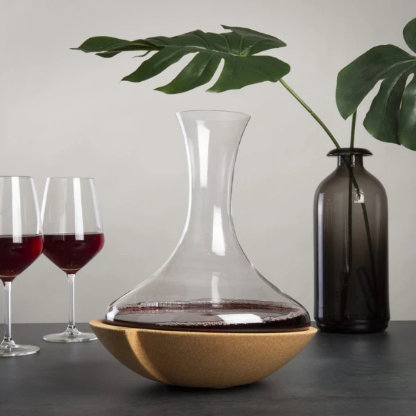 Swirling Vacuvin® Dekantierkaraffe V76010602 by VACUVIN color Svart