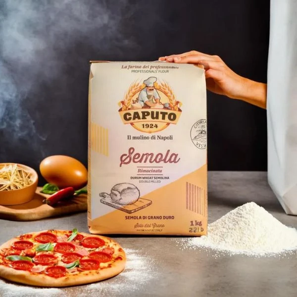 Caputo Semola Pizzamehl 1 kg 11386 by Caputo color Svart