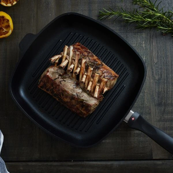 Swiss Diamond Quadratische Grillpfanne 28x28 cm, Induktion SWXD63281I by Swiss Diamond color Svart