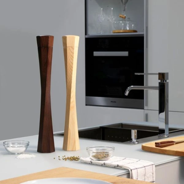 Legnoart TWIST Salz- und Pfeffermühle Keramik, Large – Helle Esche LESBLXXL by Legnoart color Svart