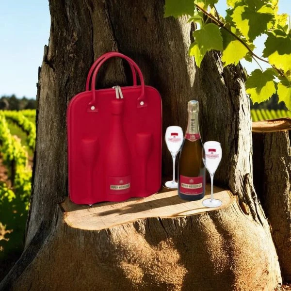 Piper-Heidsieck Champagner Brut FL 75 Reisetasche mit 2 Gläsern 999629 by PIPERHEIDS color Svart