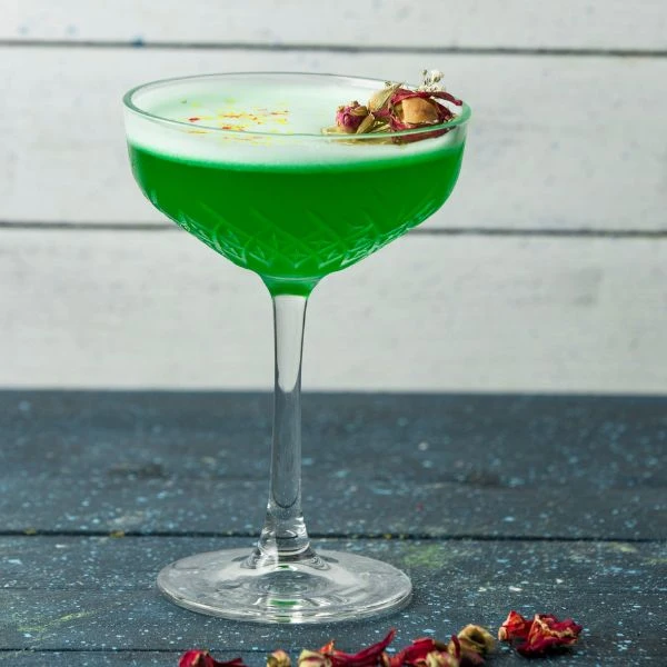 5 Drinks, die Sie mit Pisang Ambon zubereiten können