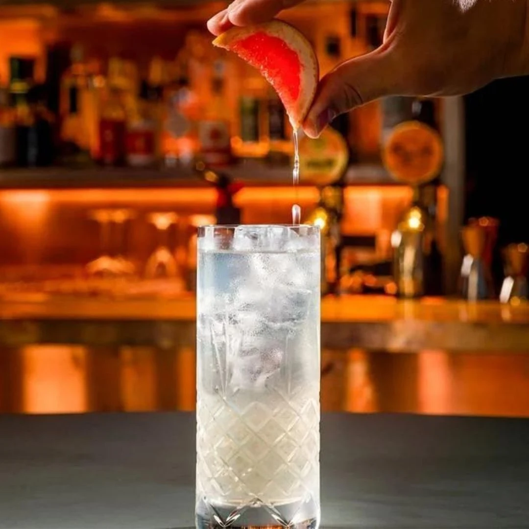 Cocktailrezept: Würziger Tonic mit Snaps Bornholm Feige