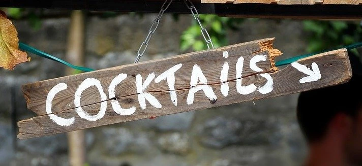 Tiki-Cocktail-Schild